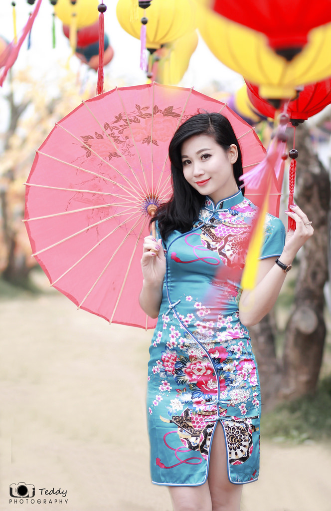 妻子參加同學(xué)聚會(huì)