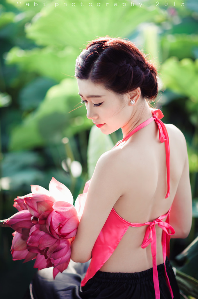 女大學(xué)生按摩電影