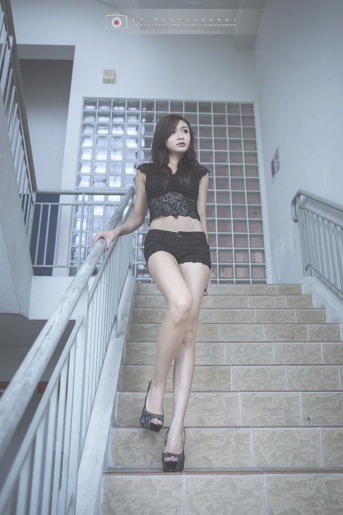 艷婦肥臀快速聳動著
