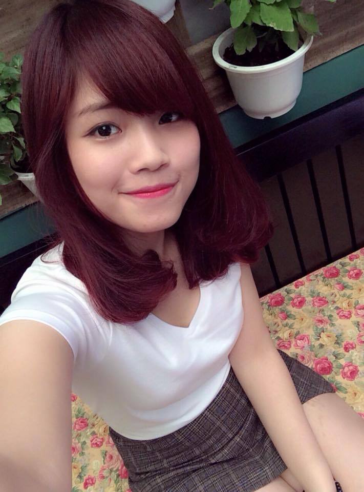 打網(wǎng)球的女孩