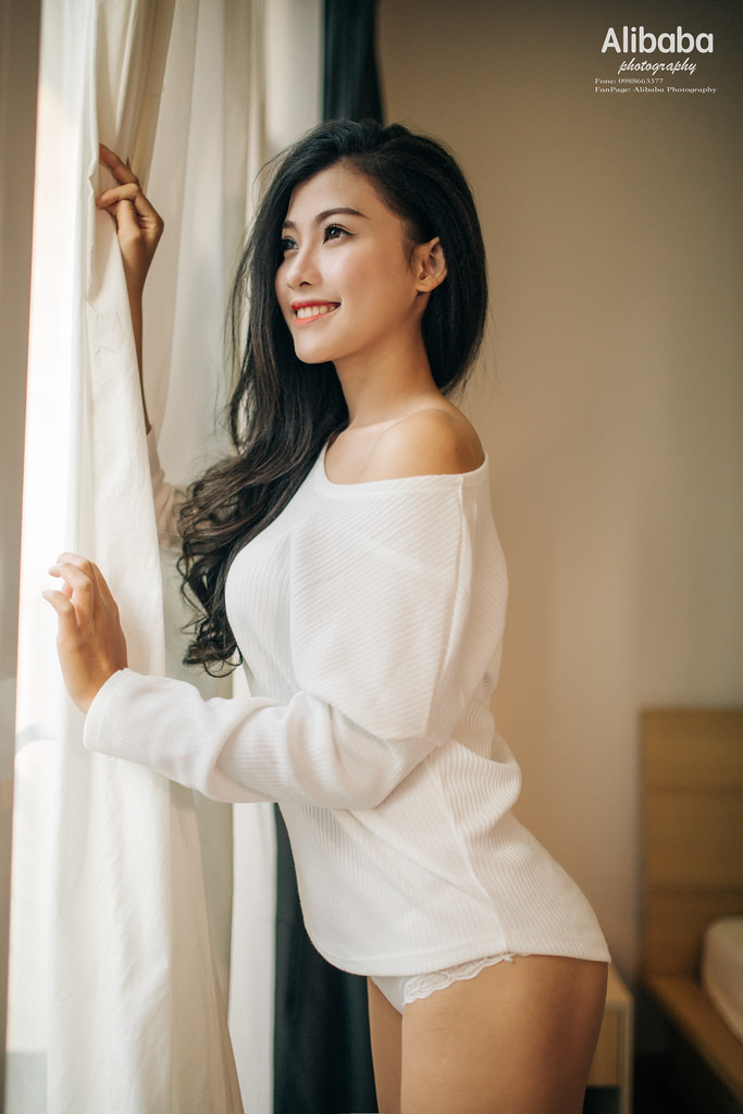 椎名由奈緊身裙女教師