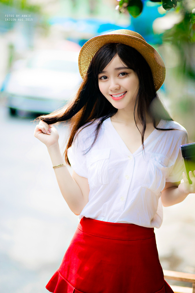 理倫豐滿女警察