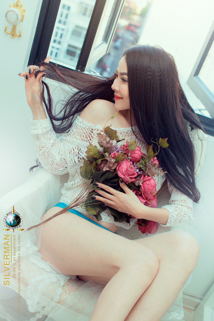 女子高中部的腰姿羽毛球策馳